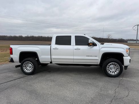 Used 2018 GMC Sierra 2500 Denali w/ Duramax Plus Package image 5