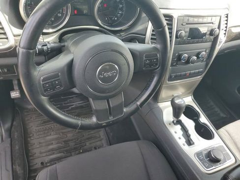 Used 2012 Jeep Grand Cherokee Laredo w/ Laredo E Group AWD/4WD image 12