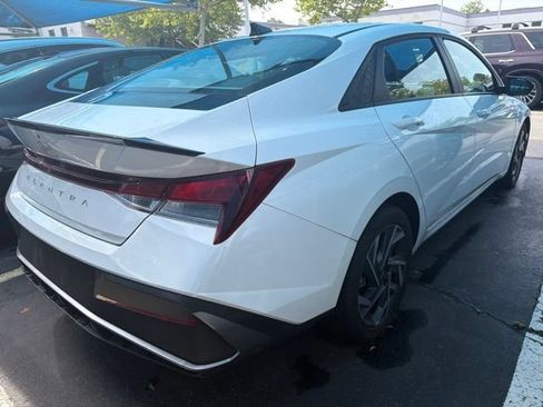 Used 2025 Hyundai Elantra Sport FWD image 9