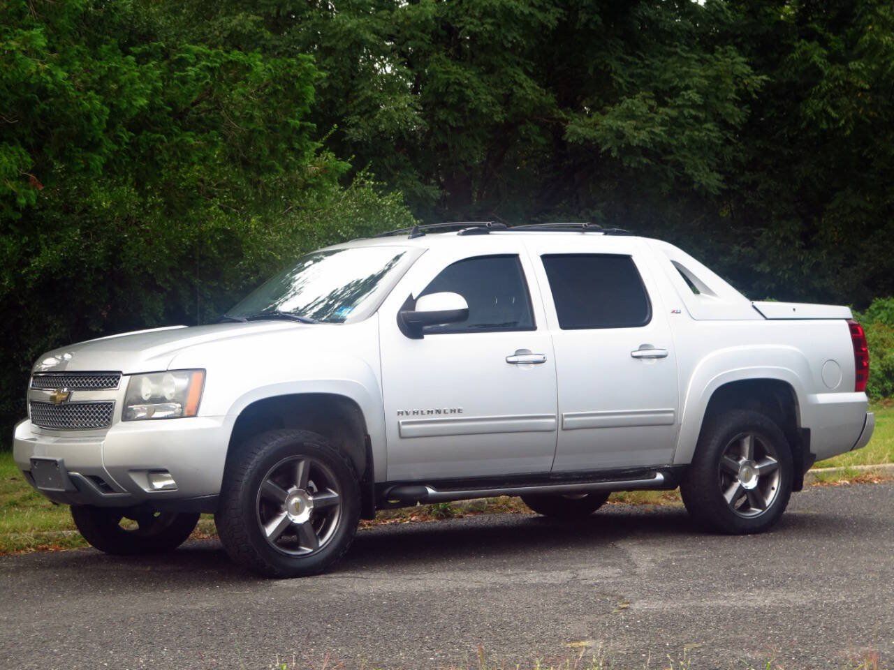 Used 2011 Chevrolet Avalanche LT w/ Luxury Package AWD/4WD image 1