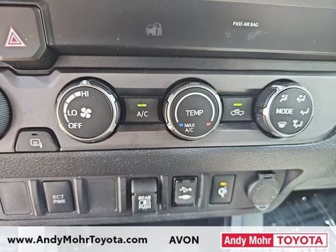 Used 2019 Toyota Tacoma TRD Sport AWD/4WD image 26