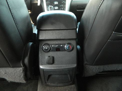 Used 2013 Ford Explorer XLT image 19