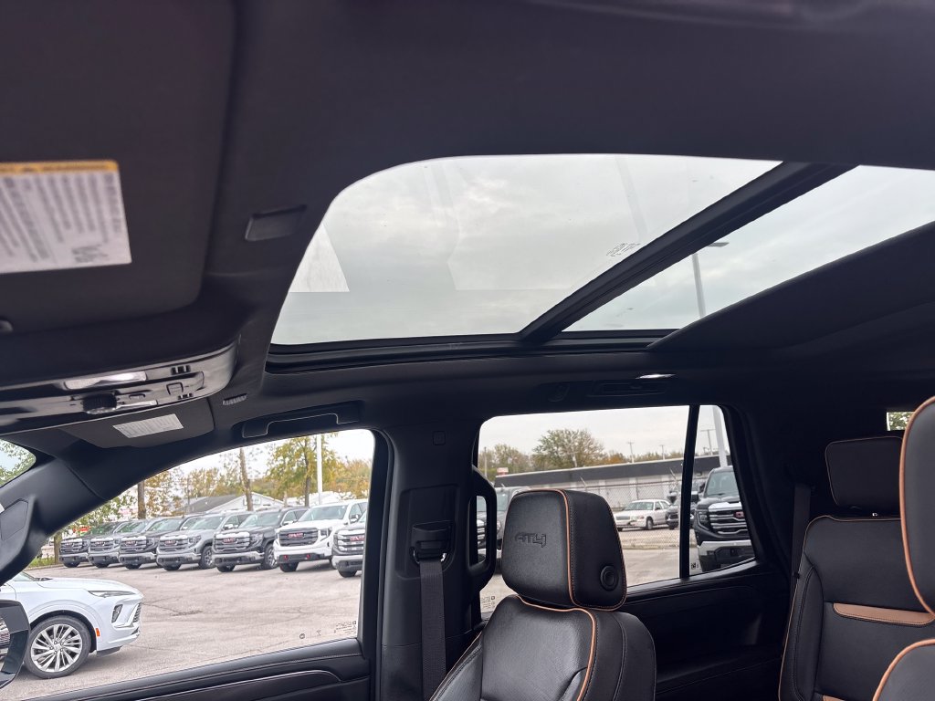 Used 2024 GMC Yukon AT4 w/ Technology Package AWD/4WD image 28