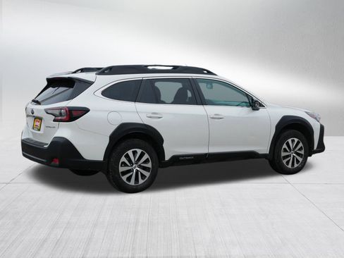 Used 2025 Subaru Outback Premium image 7