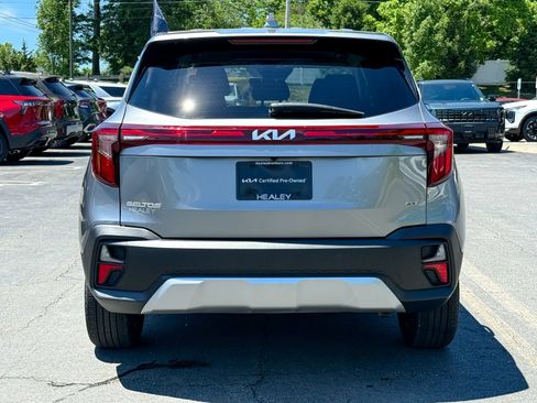 Used 2025 Kia Seltos LX AWD/4WD image 7