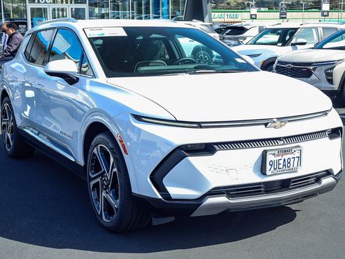 Used 2025 Chevrolet Equinox EV LT w/ Convenience Package II image 21