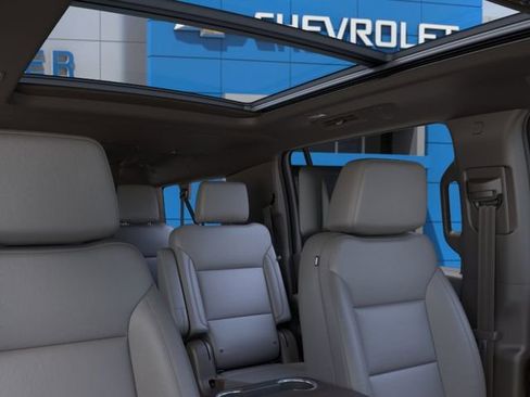 New 2026 Chevrolet Suburban Z71 w/ Z71 Off-Road Package AWD/4WD image 24