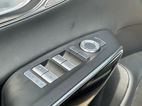 Used 2025 Genesis GV70 2.5T AWD/4WD image 22