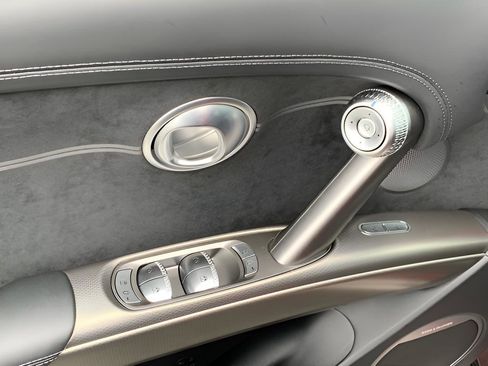 Used 2023 Genesis GV60 Performance image 15