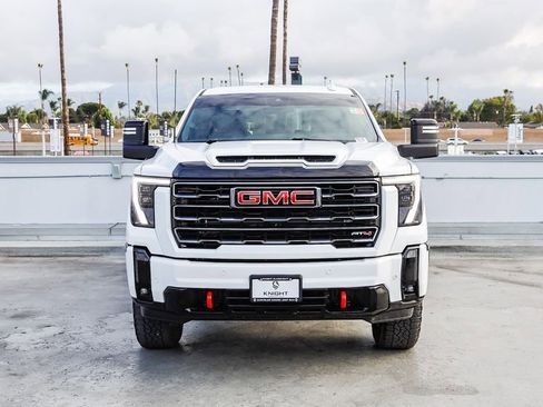 Used 2025 GMC Sierra 2500 AT4 AWD/4WD image 3