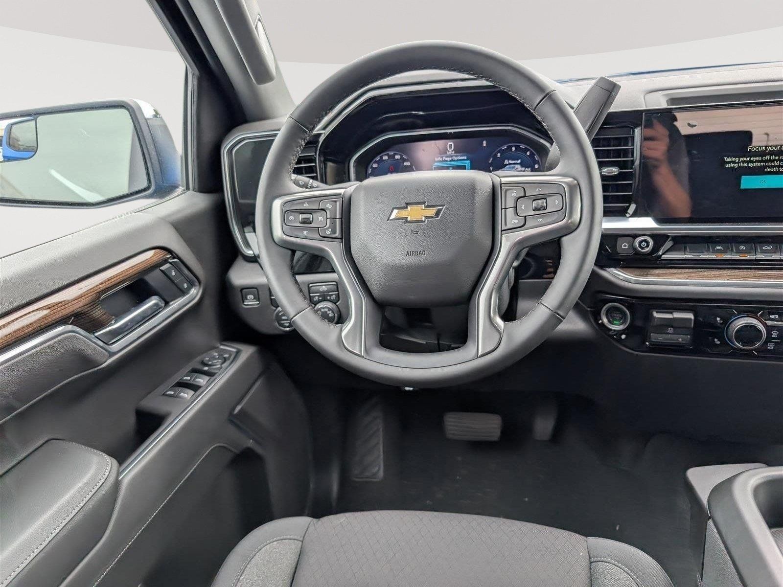 Used 2025 Chevrolet Silverado 1500 LT AWD/4WD image 13