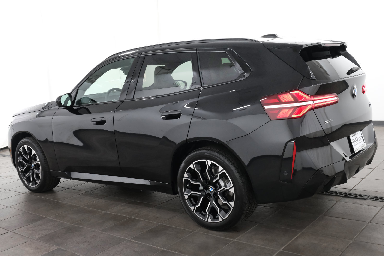 Used 2026 BMW X3 xDrive30i w/ Premium Package AWD/4WD image 3