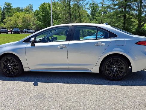 Used 2021 Toyota Corolla LE FWD image 6