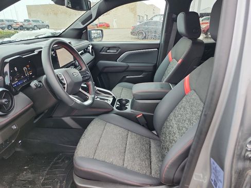 Used 2024 Chevrolet Colorado Z71 w/ Z71 Convenience Package 2 image 9