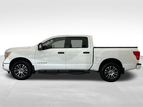 Used 2024 Nissan Titan SV w/ SV Convenience Package AWD/4WD image 2
