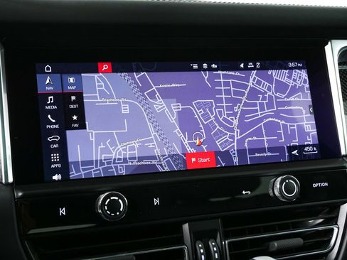 Certified 2025 Porsche Macan GTS image 15