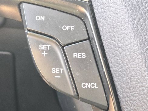 Used 2024 Ford Edge SEL AWD/4WD image 29