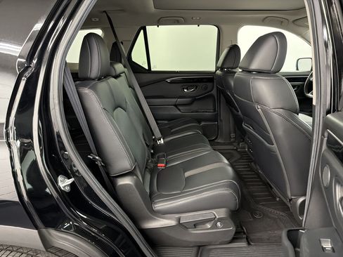 Certified 2025 Honda Pilot Touring image 31