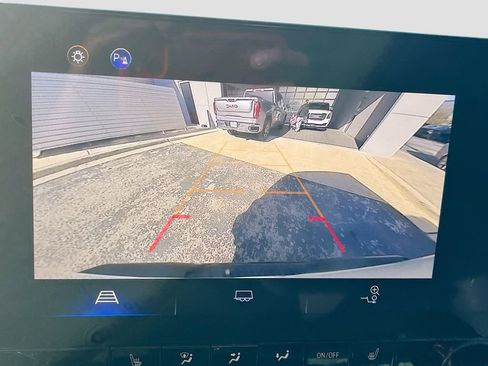 Used 2024 Chevrolet Colorado Z71 w/ Z71 Convenience Package 2 image 14