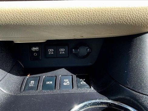 Used 2017 Toyota Highlander Limited Platinum image 24