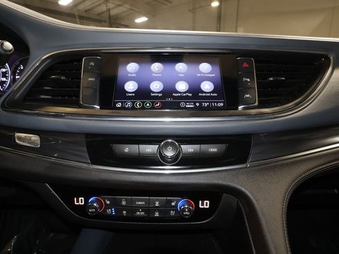 Used 2024 Buick Enclave Premium image 17