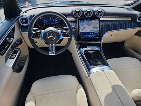 Used 2026 Mercedes-Benz GLC 300 4MATIC image 19