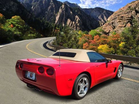 Used 1998 Chevrolet Corvette Convertible w/ Memory Pkg RWD image 3