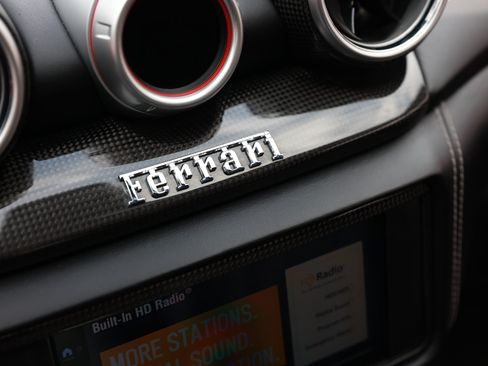 Used 2015 Ferrari California T RWD image 44