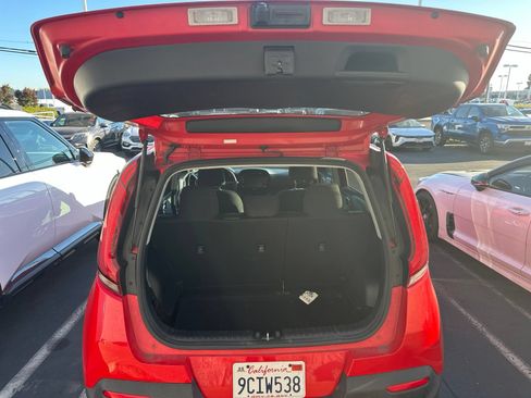 Used 2022 Kia Soul LX w/ Technology Package FWD image 9