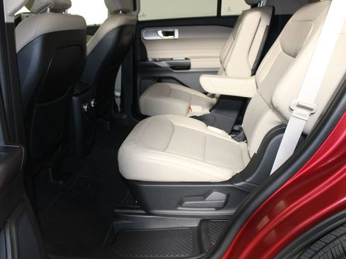 Certified 2020 Ford Explorer Limited w/ Class III Trailer Tow Package image 13