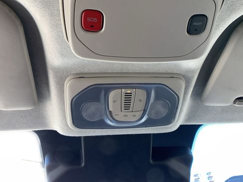 Used 2025 RAM ProMaster 2500 w/ Convenience Group image 21