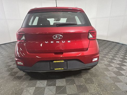 Used 2025 Hyundai Venue SEL FWD image 5