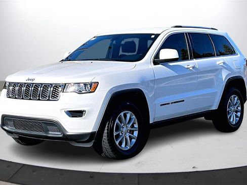 Certified 2021 Jeep Grand Cherokee Laredo image 4