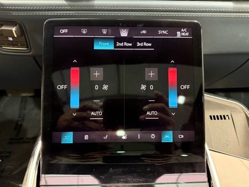 Used 2025 Cadillac Escalade IQ Luxury 2 w/ LPO, Premium Carpet Package AWD/4WD image 40