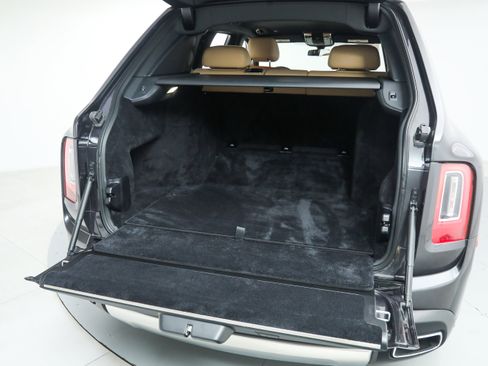 Used 2022 Rolls-Royce Cullinan image 41