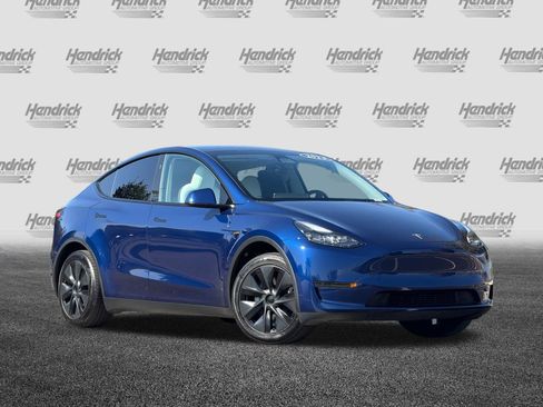 Used 2024 Tesla Model Y 2WD image 2