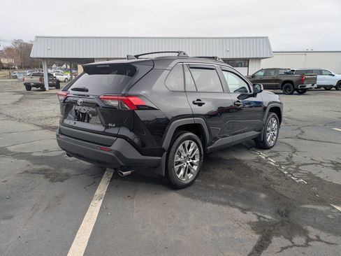 Used 2025 Toyota RAV4 XLE Premium image 5