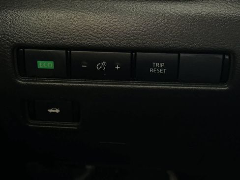 Used 2022 Nissan Sentra SV FWD image 30