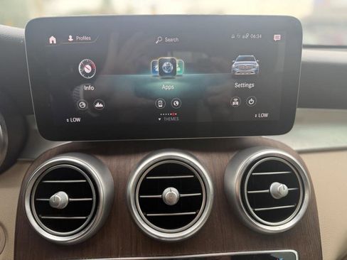 Used 2022 Mercedes-Benz GLC 300 4MATIC w/ Premium Package Lite image 28