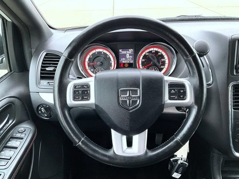 Used 2018 Dodge Grand Caravan GT FWD image 11
