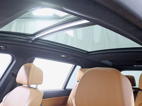 Used 2022 BMW X7 M50i image 36