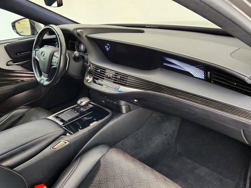 Used 2018 Lexus LS 500 F Sport w/ Accessory Package (Z2) RWD image 25