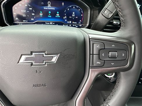 Used 2024 Chevrolet Silverado 2500 ZR2 w/ Technology Package image 27