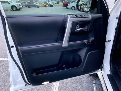 Used 2021 Toyota 4Runner Limited image 22