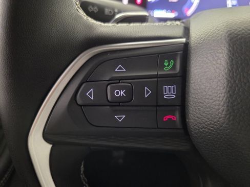 Used 2025 Jeep Grand Cherokee Altitude RWD image 18