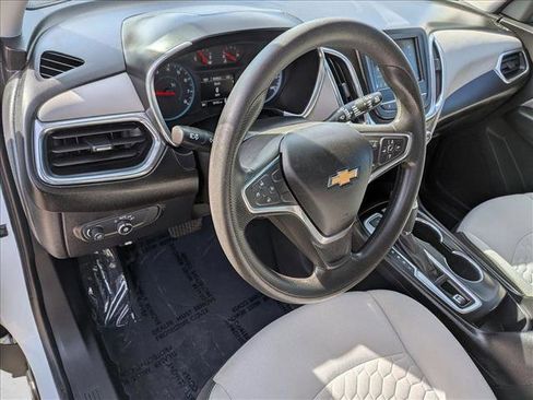 Used 2019 Chevrolet Equinox LS image 9