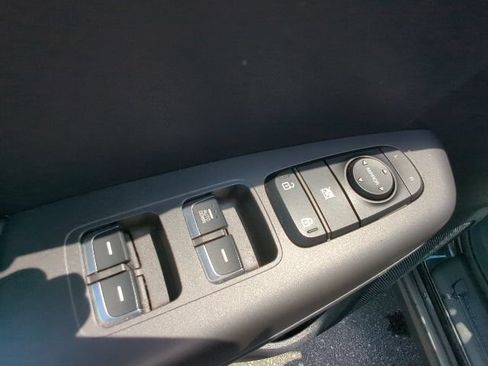 Used 2020 Kia Sportage LX AWD/4WD image 12