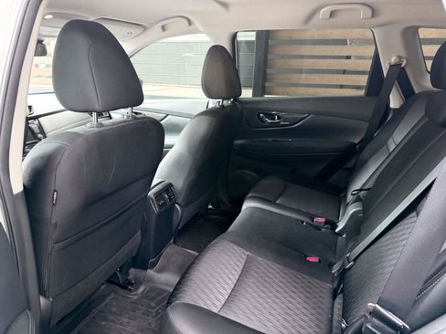 Used 2019 Nissan Rogue SV AWD/4WD image 4