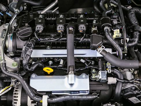 New 2025 Nissan Versa SR w/ Trunk Package image 13