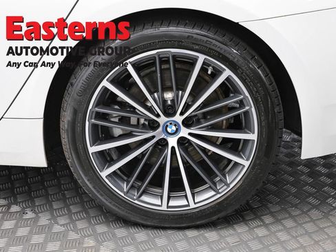 Used 2023 BMW 530e xDrive w/ Convenience Package AWD/4WD image 8